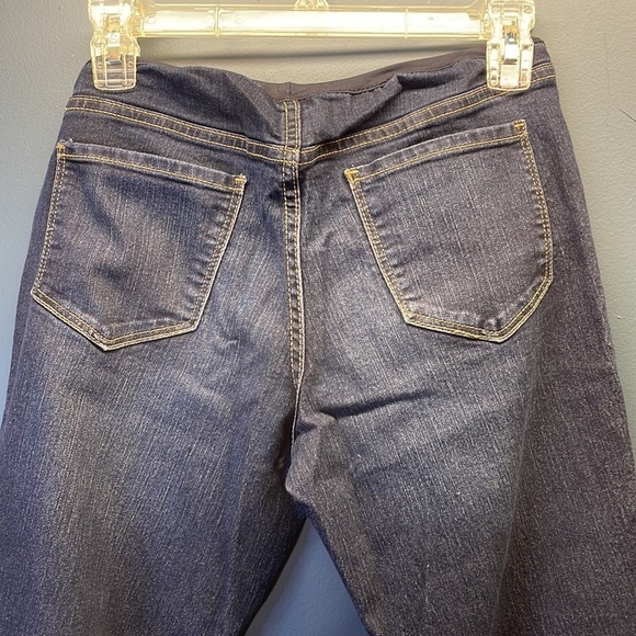 Skinny Jeans- Maternity- Size 4 - Picture 8 of 10